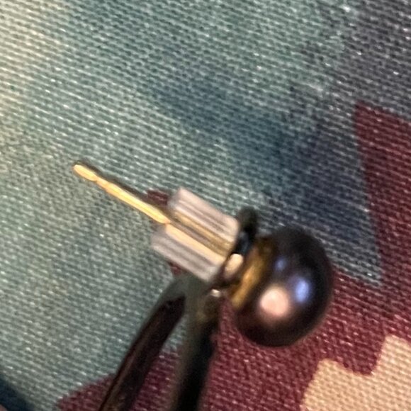 ❣️CLEARANCE ITEM❣️ Claires Earrings - Picture 4 of 7